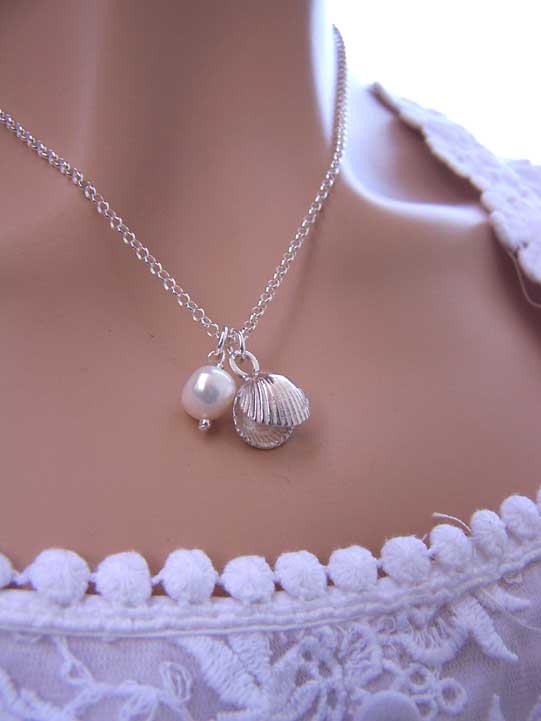 cockle necklace