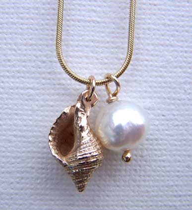 shell necklace gold