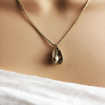 gold mussel necklace by pa-pa