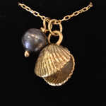 gold cockle necklace by pa-pa